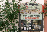 Der Schaukasten mit einigen unserer Weine